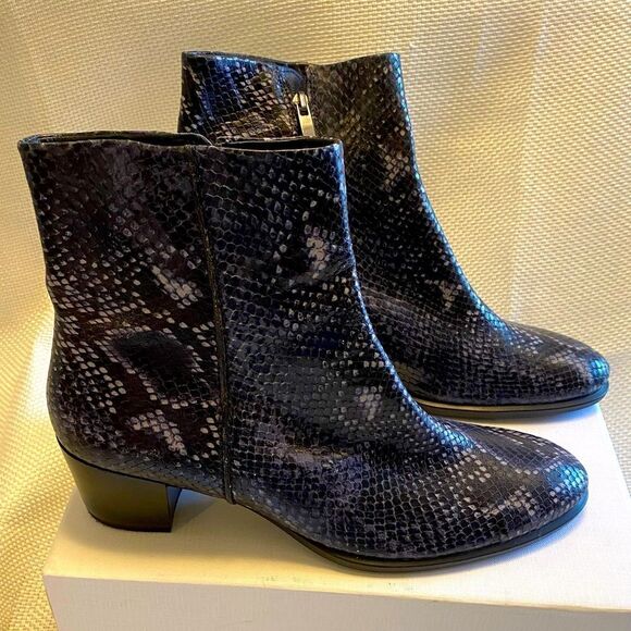 NWOT Ecco blue grey snake skin boots size 40 classic sleek minimalist chic - Picture 1 of 10